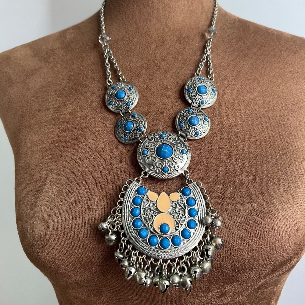 Silver Tone Blue Stone Etched Bib Statement Necklace 22-25 Inch Adjustable Ethno